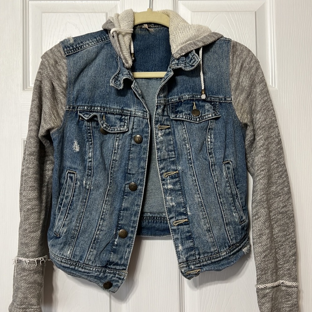 Used jacket. - Picture 2 of 3